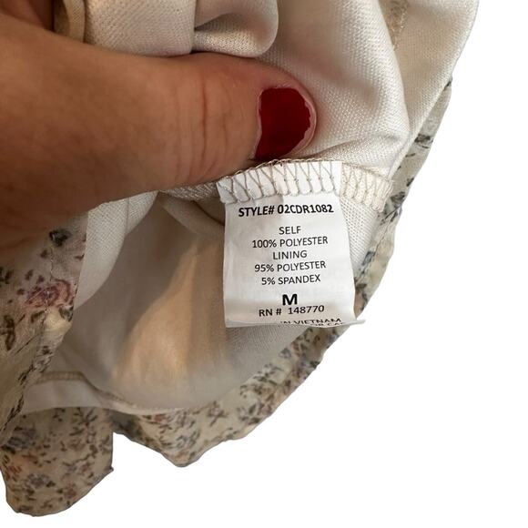 Sienna Sky Ruffle Neck Floral Layer Top - Size Medium - Picture 2 of 7